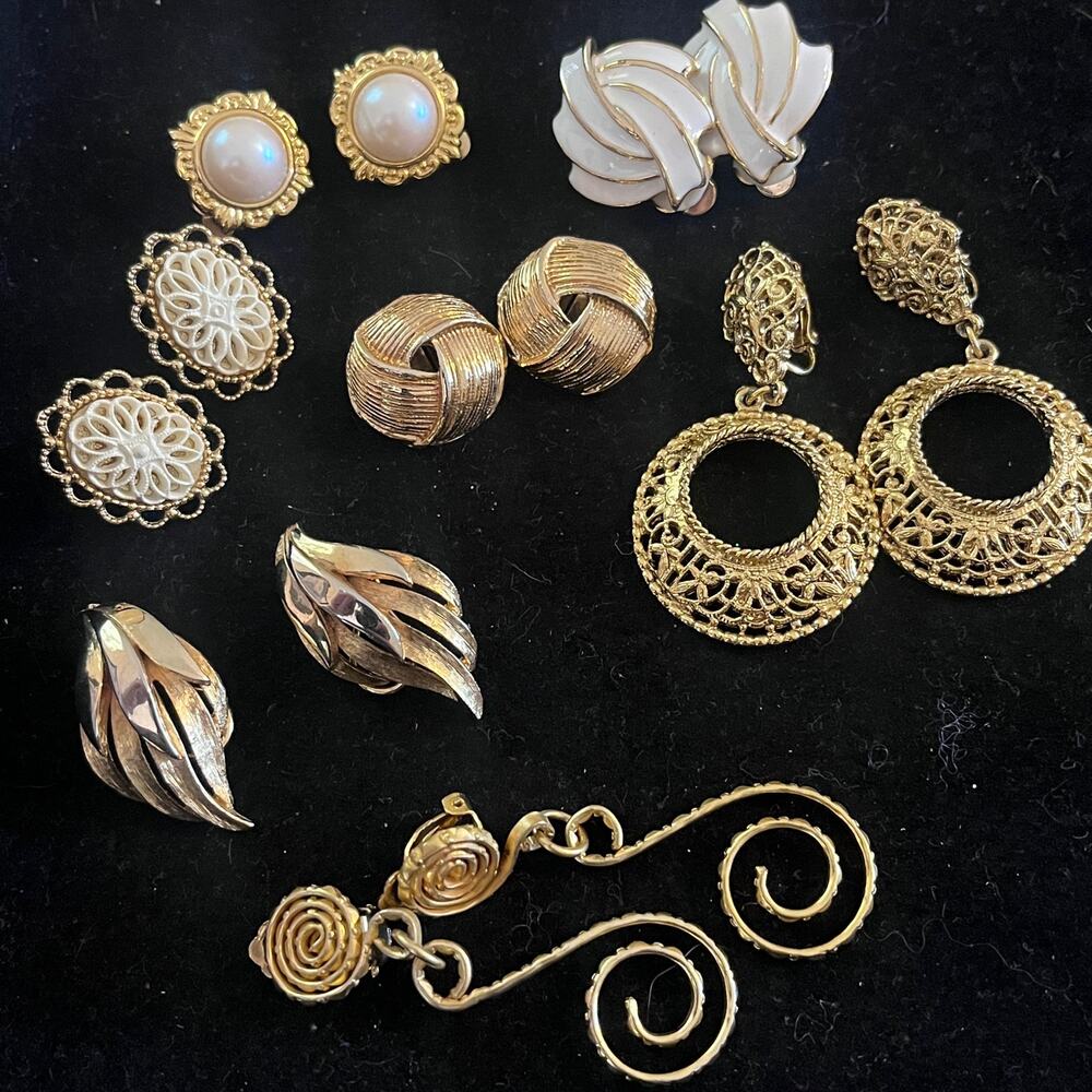 Vintage collectors lot of 7 pair gold and white pearl and filigree clip earrings